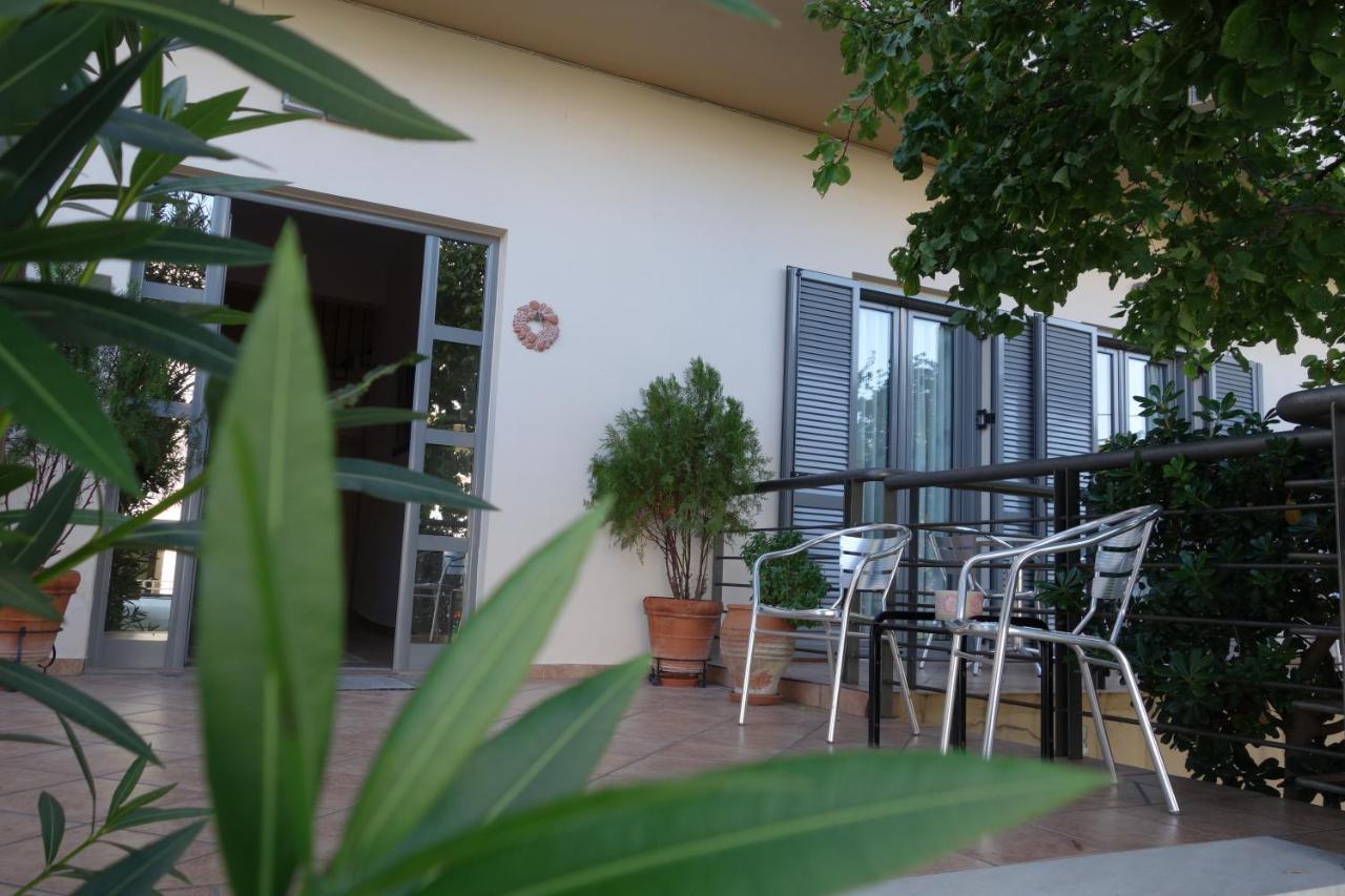Anna'S Studios Kamena Vourla Exterior photo